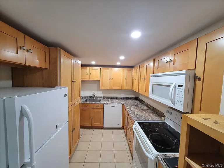 44 Main St #3 — Photo 3