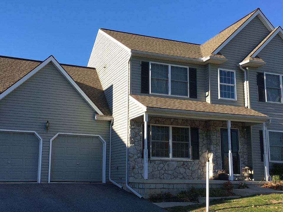2nd image of 2033 Wood Hall Way
