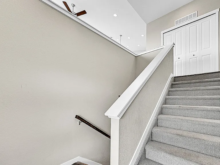 2407 Zorro Hts — Photo 2