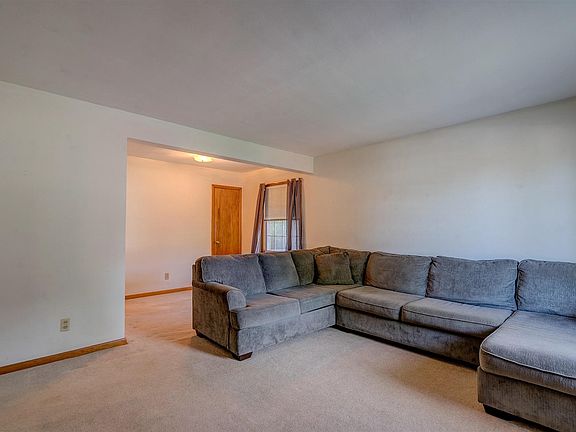 4th image of 1025 Rosemary Ave SE