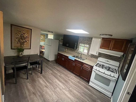 5th image of 16108 Bellflower Blvd