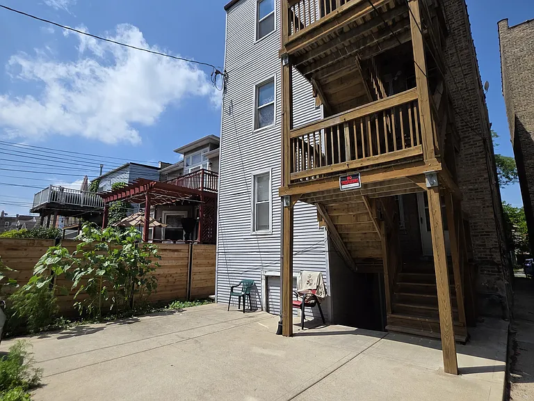 4451 N Albany Ave #G — Photo 12