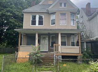 1844 Crawford Rd, Cleveland, OH 44106