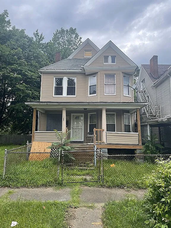 1844 Crawford Rd photo 1