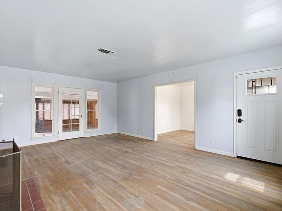 3rd image of 142 W Bush St