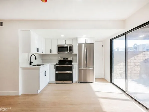 331 Misty Isle Ln Unit B, Las Vegas, NV 89107