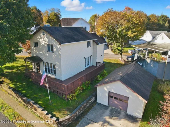 93 Wayne St, Carbondale, PA 18407