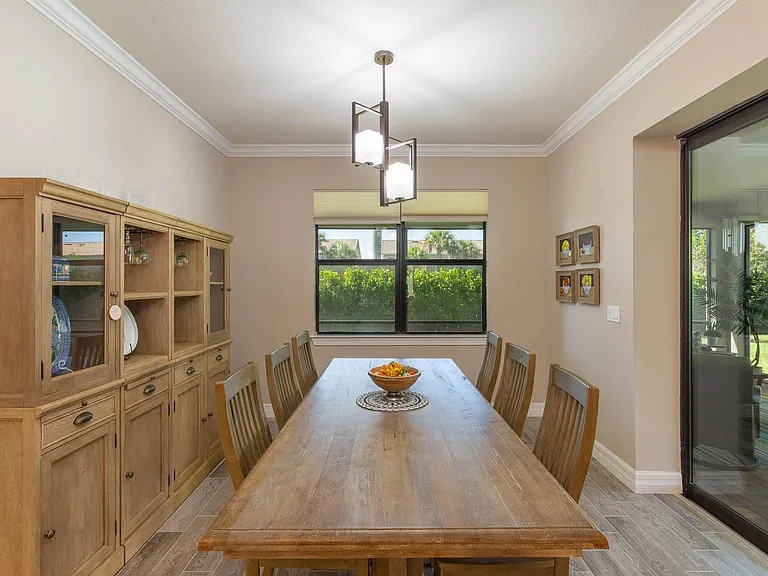 8161 Hanoverian Dr — Photo 11