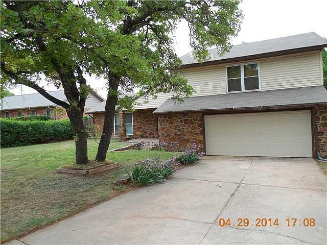 1st image of 3809 NE 141st Cir