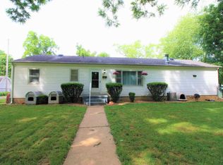 215 Bowen St, Delphi, IN 46923