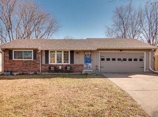 10 Oxbow Rd, Saint Peters, MO 63376