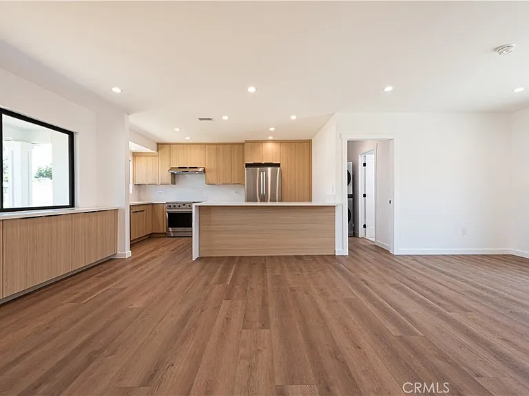7008 Aura Ave — Photo 4