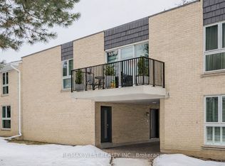 25 Proudbank Millway, Toronto, ON M2L1P3