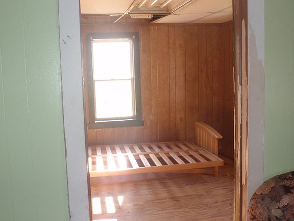 4th image of 216 5th St