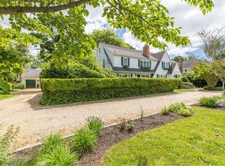 25 Sunset Dr, Sayville, NY 11782