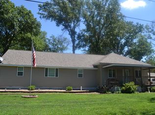 306 Van Buren Ave, Sandoval, IL 62882