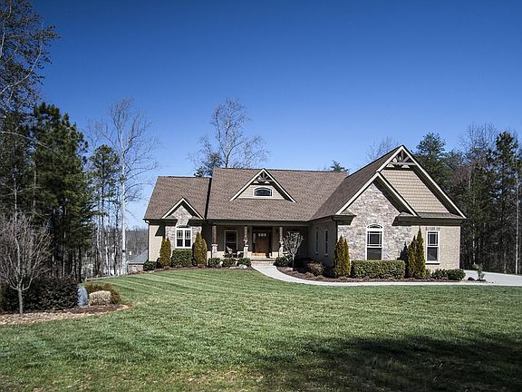 3rd image of 126 Audrey Ln