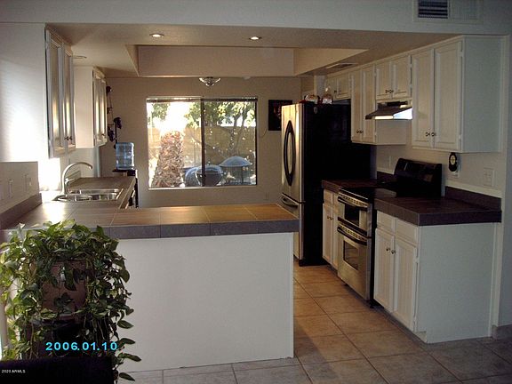 3rd image of 956 W Portobello Ave