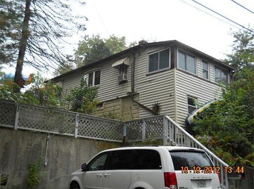 2nd image of 68 Sweetwater St