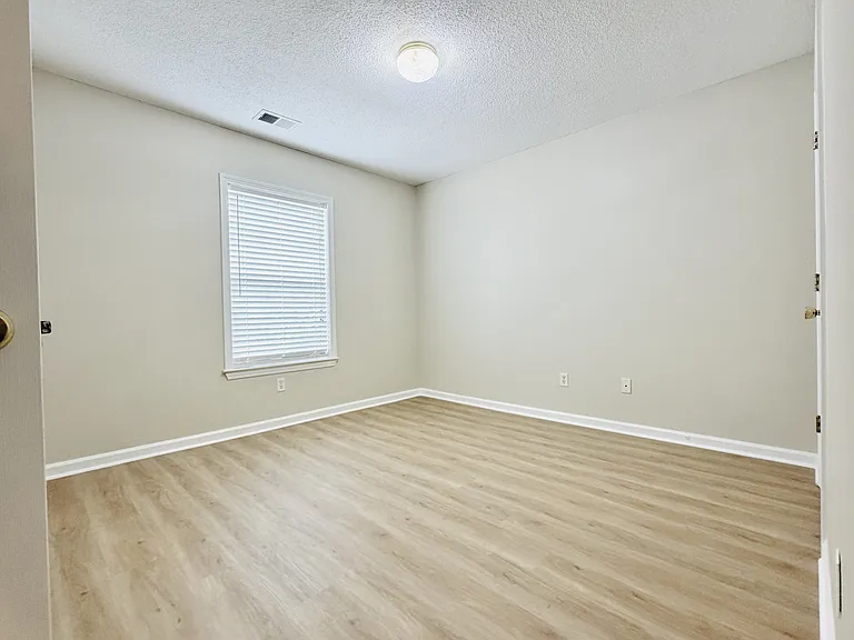 133 Heritage Village Ln — Photo 16