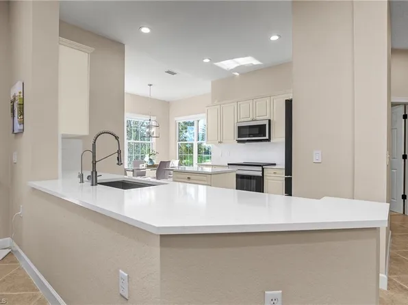 9261 Indigo Isle CT #202, ESTERO, FL 34135