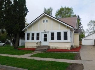 104 N Walnut St, Maquoketa, IA 52060