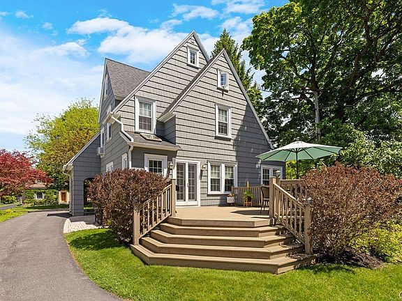 5th image of 216 Standish Dr