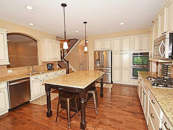3rd image of 2549 Murphy Cir