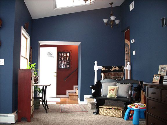Familyroom w/Skylights
