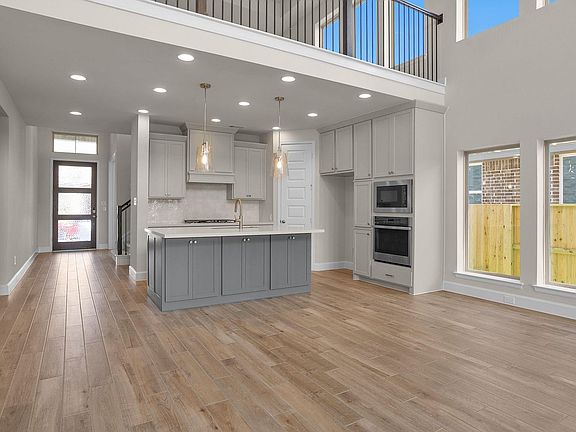 3rd image of 9607 Chateau Hill Dr