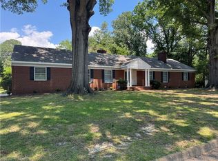 12 Beverly Hills Dr, Newport News, VA 23606