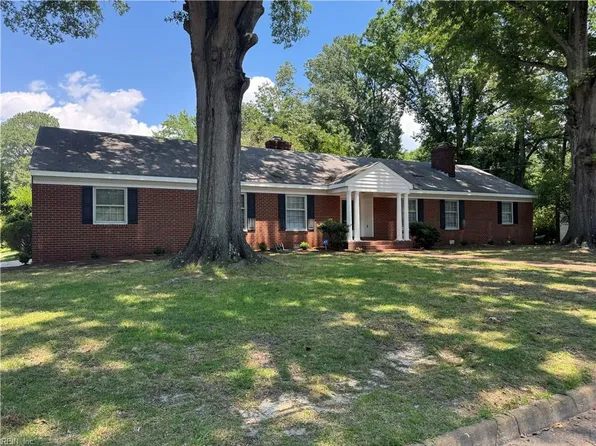 12 Beverly Hills Dr, Newport News, VA 23606