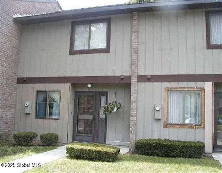 2nd image of 27 Point of Woods Drive