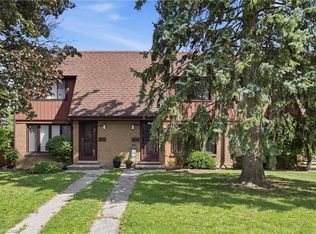 25 Flint Dr, Kitchener, ON N2E 1S8