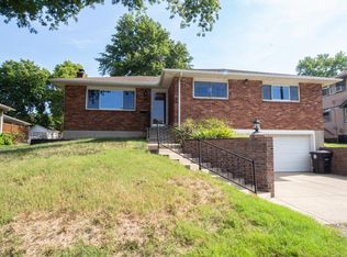 719 3rd St, Belton, MO 64012
