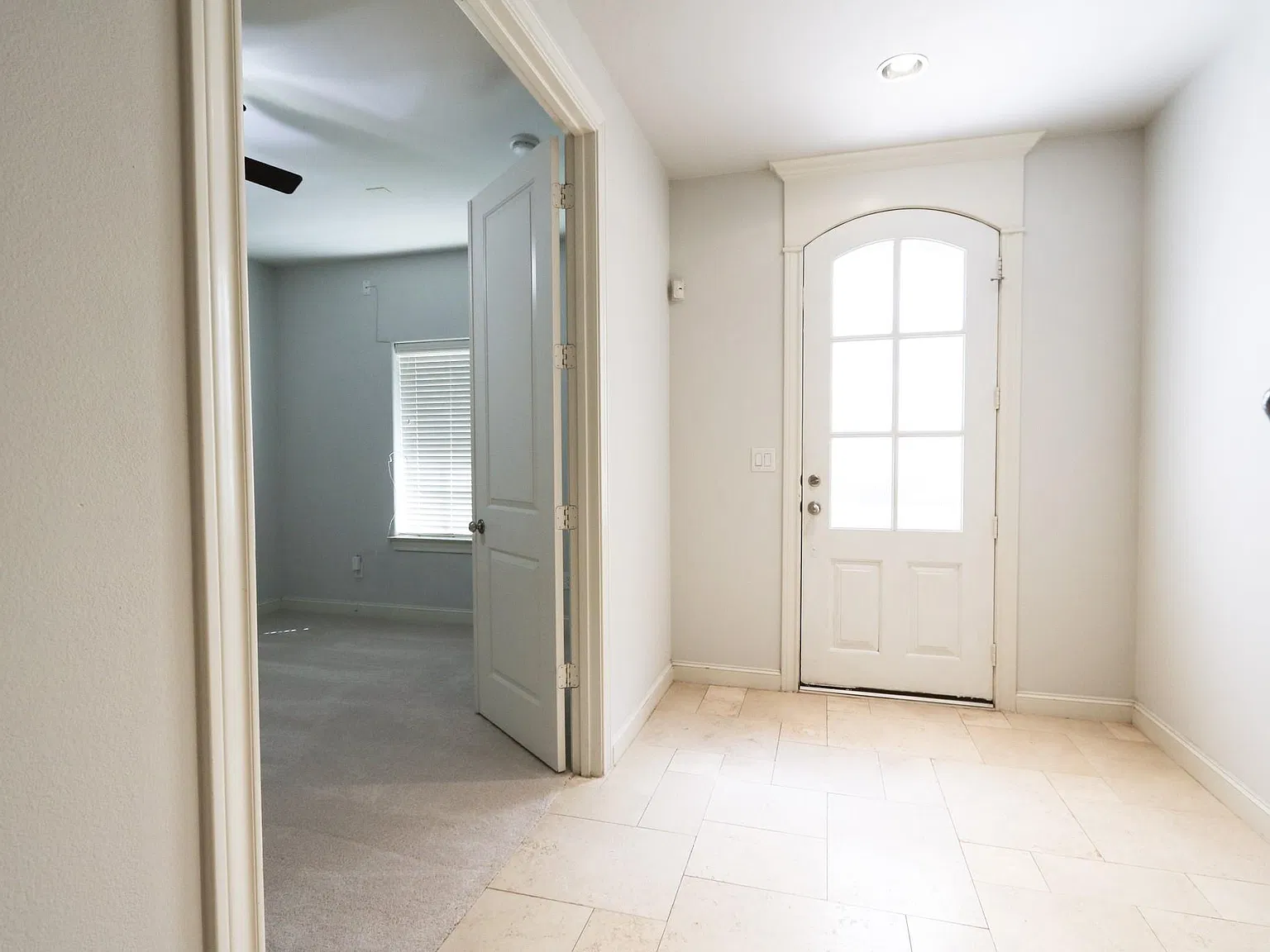 3 bed, 3.5 bath, 2494 sqft, $2,850 — Photo 2