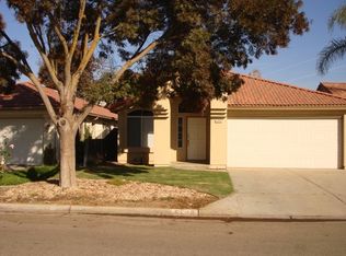 5698 W Sample Ave, Fresno, CA 93722