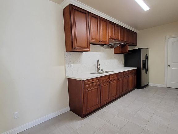 2nd image of 1 Sargent St