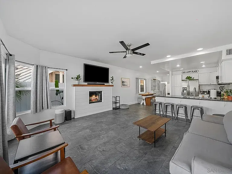 255 Elm Ave — Photo 1