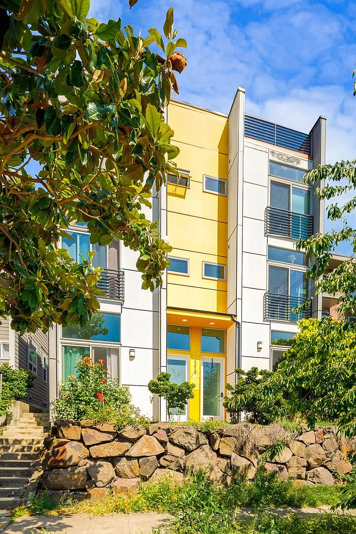 Eastlake Townhome with Rooftop Deck, Views & Dedicated Parking, 2 Bed + Office, 2 Bath — Photo 1