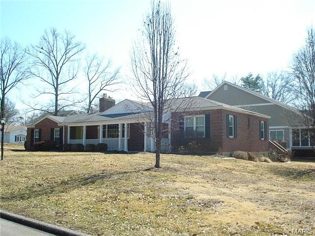 1st image of 529 Parkwoods Ave