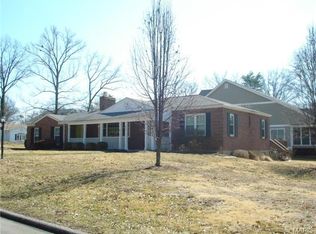 529 Parkwoods Ave, Saint Louis, MO 63122