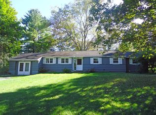 11 Cherry Hill Rd, Stockbridge, MA 01262