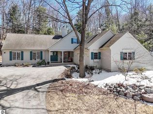 10996 Trillium Ct, Traverse City, MI 49686