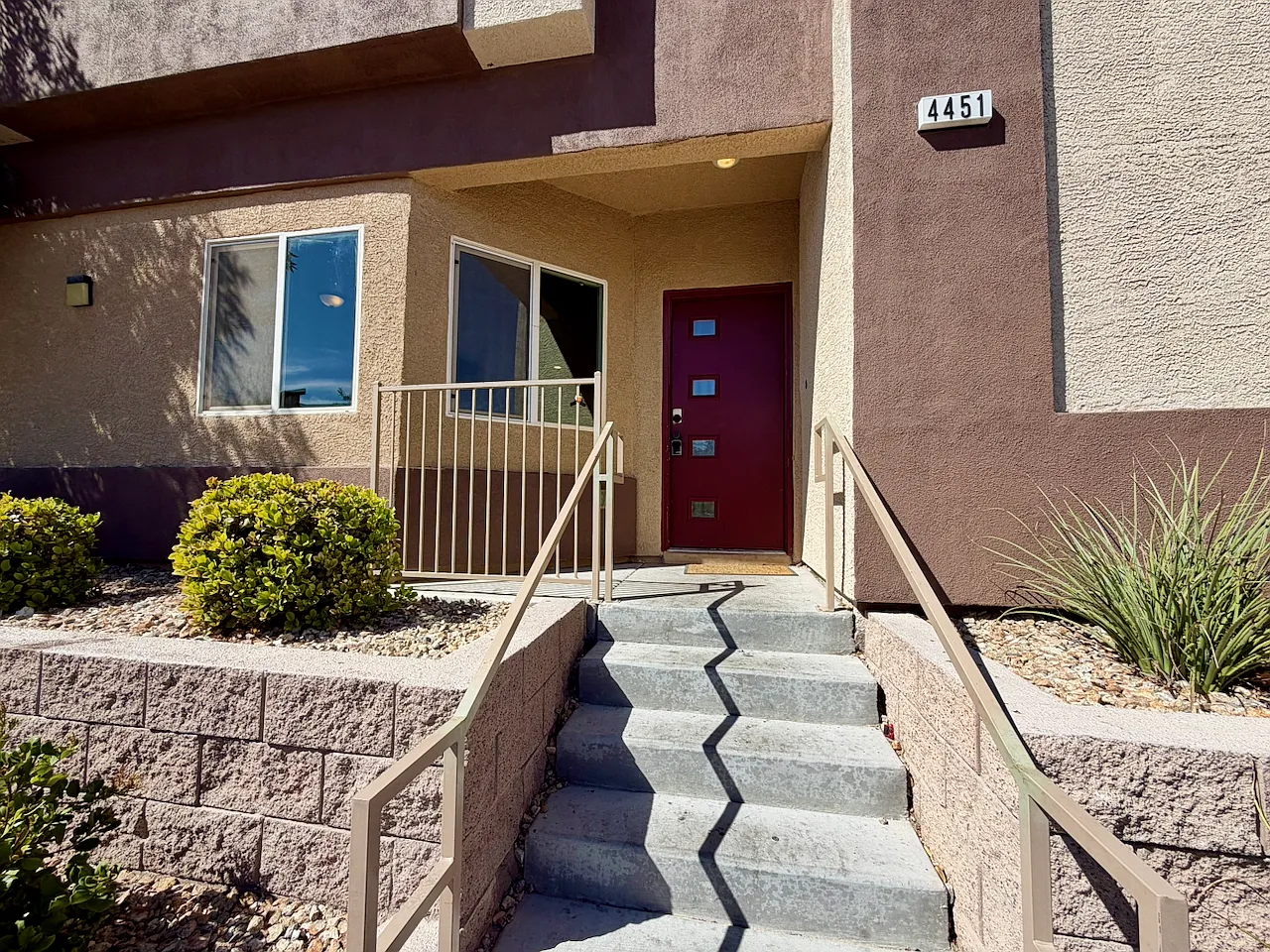 3 bed, 2.5 bath, 2218 sqft, $2,195 — Photo 3