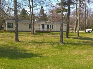 961 S Richter Rd, Suttons Bay, MI 49682