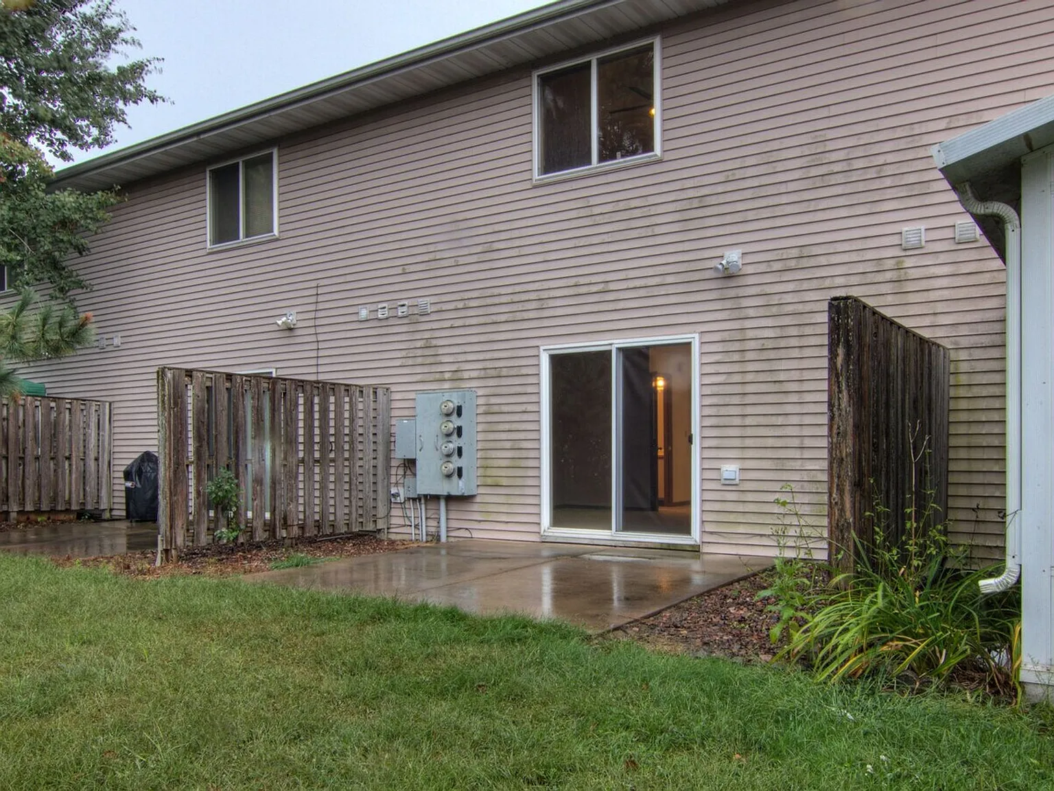 1050 W Hamilton Avenue — Photo 4