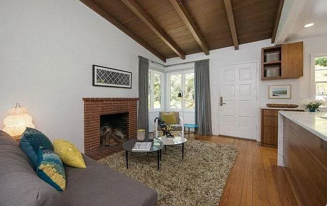 2 bed, 608 sqft, $3,000 — Photo 3
