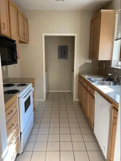 2 bed, 2.0 bath, 1120 sqft, $900 — Photo 3