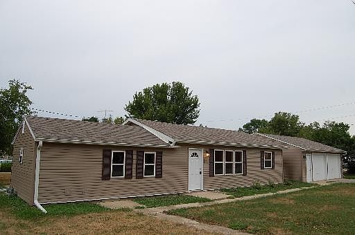 1st image of 220 N Powers St